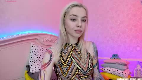 LilliMoore online show from 02.02.25