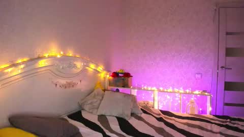 LilliMoore online show from 02.05.26