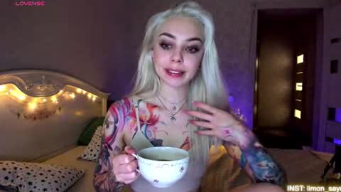 LilliMoore online show from 06.11.26