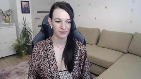 lilliyves online show from 05.23.26
