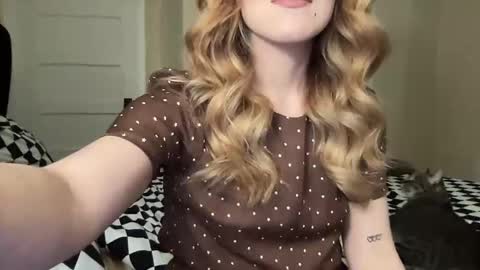 lilly_adams88 online show from 06.10.26