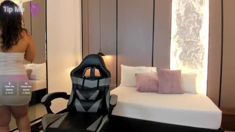 L I L L Y online show from 02.05.26