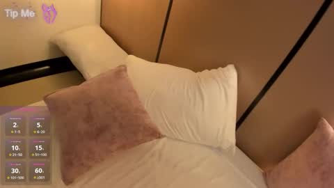 L I L L Y online show from 03.05.26