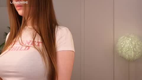 Lilly Colins online show from 01.25.25