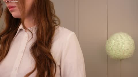 Lilly Colins online show from 01.30.25