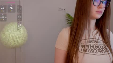 Lilly Colins online show from 02.02.25