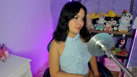 Snapshot of lilly_kinky chatting on 11.16.25 Lilly online show from 11.16.25