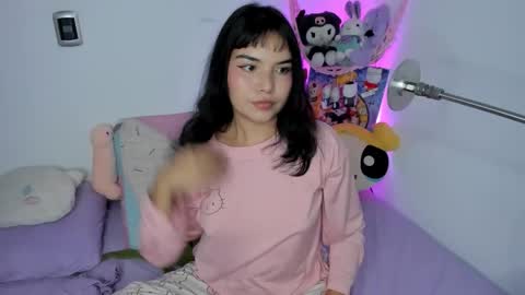 Snapshot of lilly_kinky chatting on 02.15.26 Lilly online show from 02.15.26