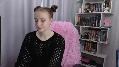 LillyFan X online show from 10.13.25