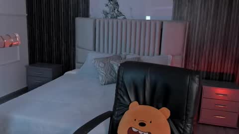 Lilly Ortiz online show from 02.10.26