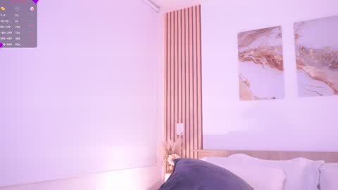 Lilly Thompson  online show from 12.30.24