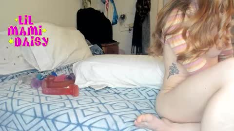 Snapshot of lilmamidaisy chatting on 01.11.26 Daisy Bby online show from 01.11.26