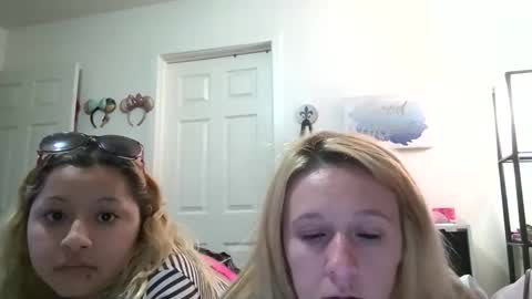 lilmichelle4200 online show from 12.16.25