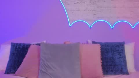 Lilou online show from 10.07.25