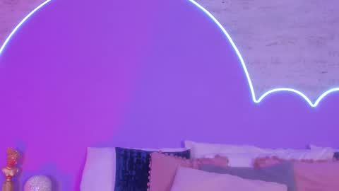 Lilou online show from 10.15.25