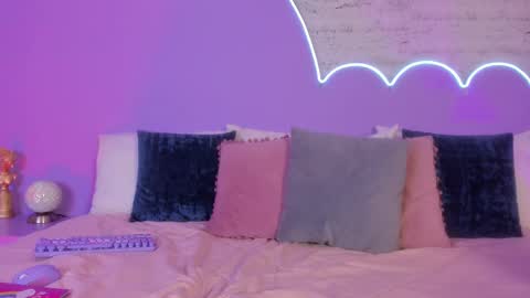 Lilou online show from 10.31.25