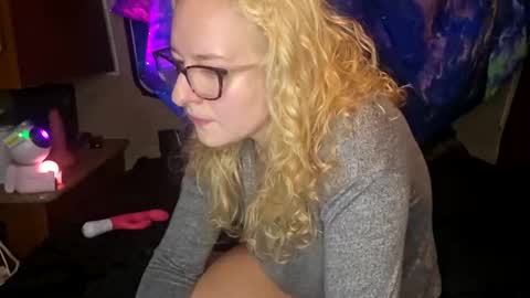 Snapshot of lilpies chatting on 11.30.25 LilPies online show from 11.30.25