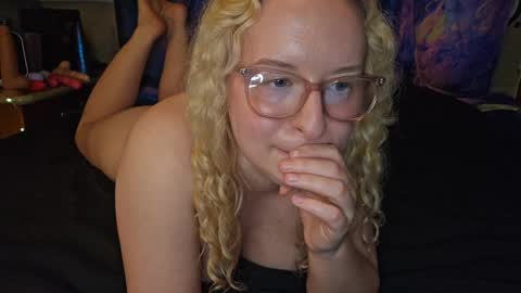 Snapshot of lilpies chatting on 03.28.26 LilPies online show from 03.28.26