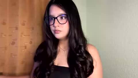 lilprincessxoxo_ online show from 01.28.25