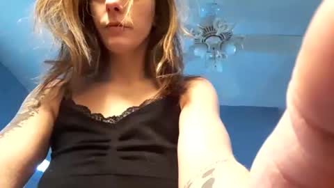 Snapshot of lilsirens11ut chatting on 12.04.25 lilsirens11ut online show from 12.04.25