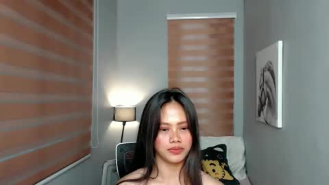 Snapshot of lilsweet_marie chatting on 12.16.24 Lilsweet marie online show from 12.16.24