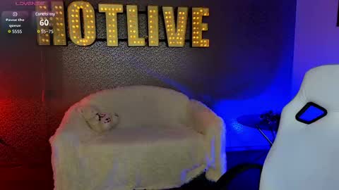 Snapshot of lilumytrend chatting on 01.12.25 Lilu online show from 01.12.25