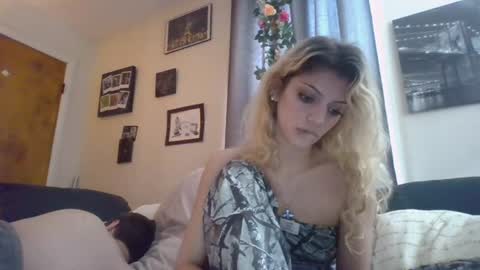 Little Violet online show from 07.12.26