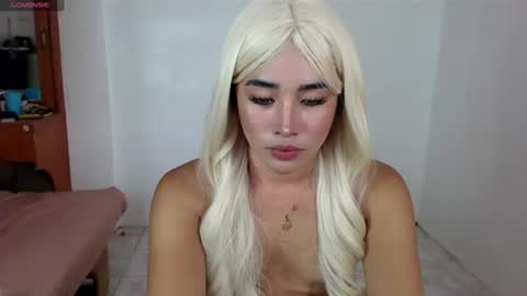 Lily Darling online show from 10.18.25