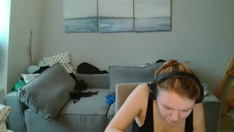 Snapshot of lily_dollyx chatting on 11.18.25 Lily dollyx online show from 11.18.25