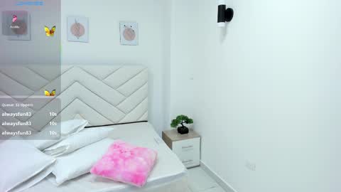 Snapshot of lily_evil chatting on 02.19.25 online show from 02.19.25