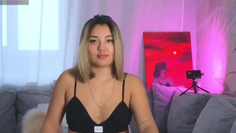 Lily online show from 01.16.25