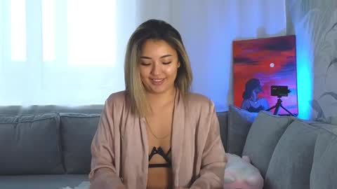 Lily online show from 02.04.25