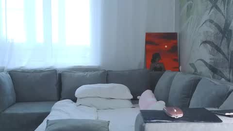 Lily online show from 02.15.25