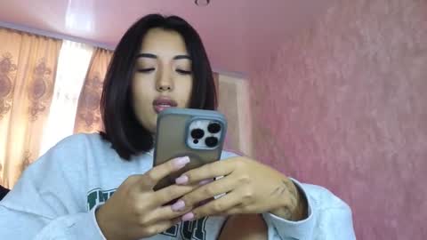 Snapshot of lily_foster_ chatting on 01.12.26 Lily online show from 01.12.26