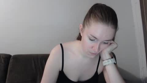 Snapshot of lily_love_x chatting on 10.10.25 lily_love_x online show from 10.10.25