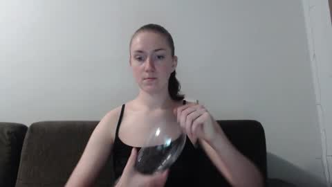 Snapshot of lily_love_x chatting on 10.20.25 lily_love_x online show from 10.20.25