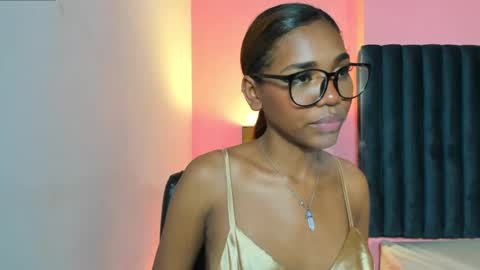 Lily Miiller online show from 02.07.25