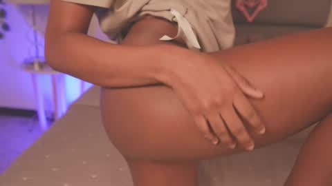 Lily Miiller online show from 11.26.25