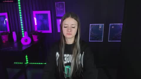 Snapshot of lily_moonlight chatting on 03.02.25 Lily online show from 03.02.25