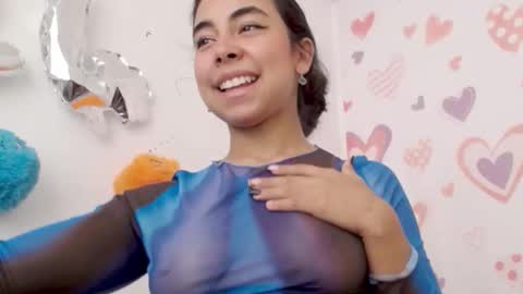 Lily Roberts online show from 10.05.25