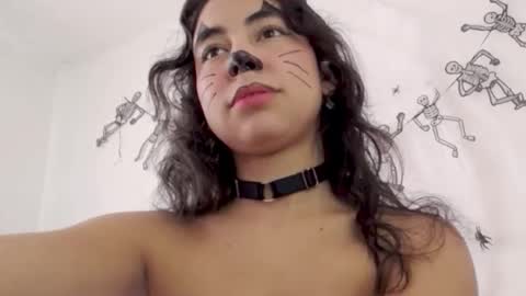 Lily Roberts online show from 10.20.25