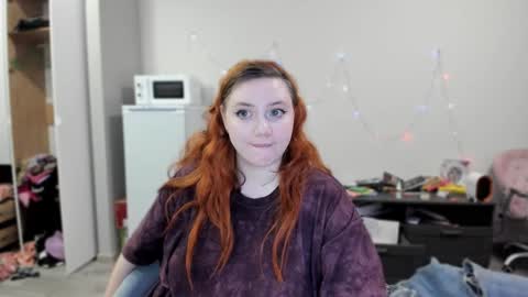 Snapshot of lily_shamy chatting on 12.18.24 Alice online show from 12.18.24