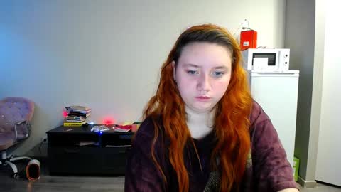 Snapshot of lily_shamy chatting on 12.21.24 Alice online show from 12.21.24