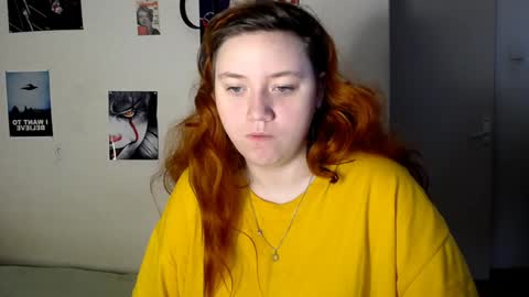 Snapshot of lily_shamy chatting on 12.25.24 Alice online show from 12.25.24