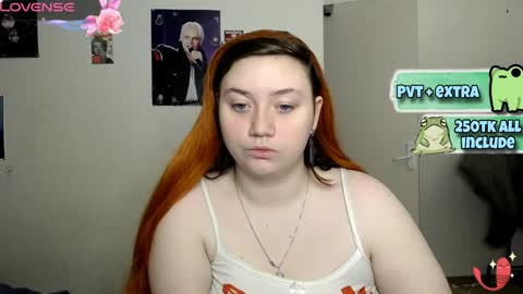 Snapshot of lily_shamy chatting on 01.25.25 Alice online show from 01.25.25