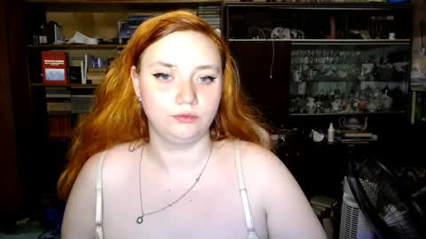 Snapshot of lily_shamy chatting on 09.11.25 Alice online show from 09.11.25