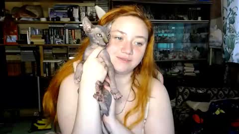 Snapshot of lily_shamy chatting on 09.20.25 Alice online show from 09.20.25