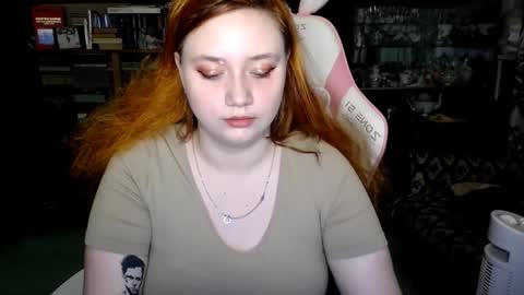 Snapshot of lily_shamy chatting on 10.02.25 Alice online show from 10.02.25