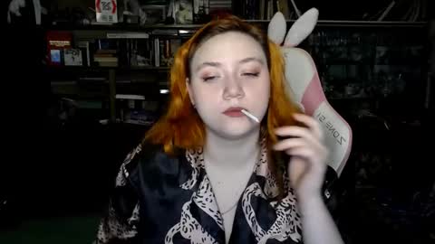 Snapshot of lily_shamy chatting on 10.15.25 Alice online show from 10.15.25