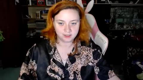 Snapshot of lily_shamy chatting on 11.01.25 Alice online show from 11.01.25